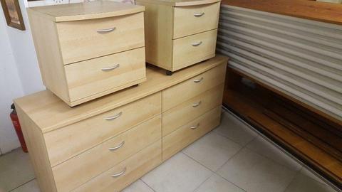 Modern Set Of 6 Drawers & 2 Matching Bedside Cabinets