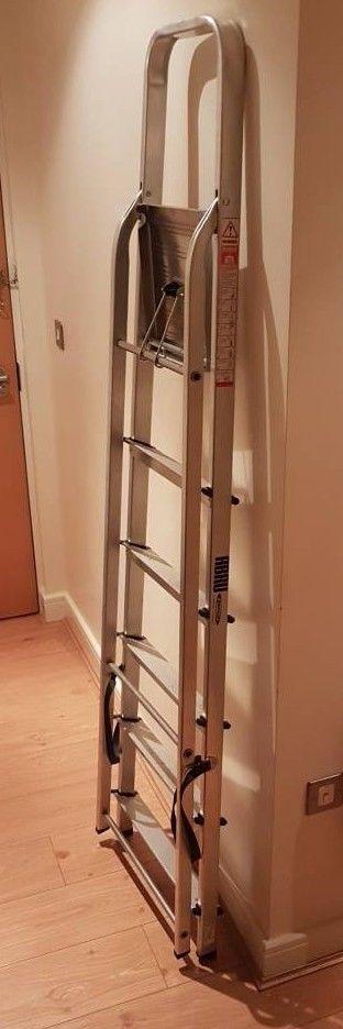 Step ladder folding