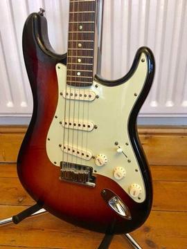 2008 Fender American Deluxe Stratocaster Guitar - Sunburst