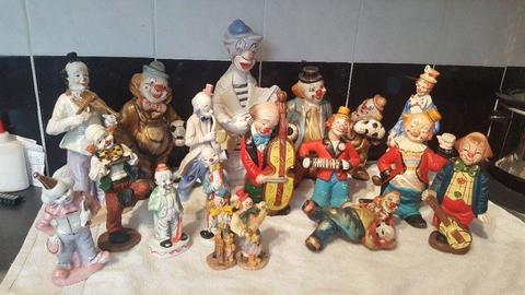 collection of 18 clowns