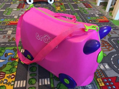 Pink trunki