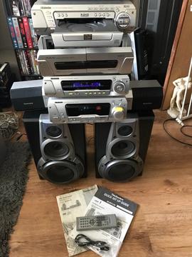 Technics muti DVD/cd player hifi system with speakers and remote
