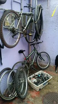 2 Adults Cycles and lots of parts to go as 1 lot must be cheap £30