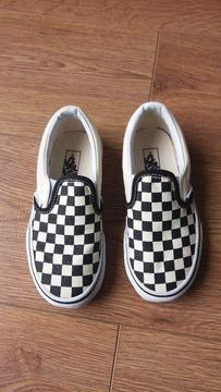Black & White Unisex Vans off the Wall Shoes Size 12