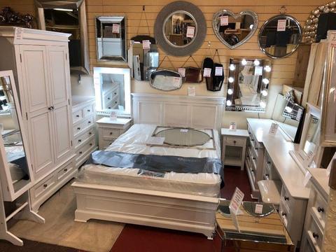 Need a new mirror today, we've 460+++ different mirrors in stock from £5 to £399