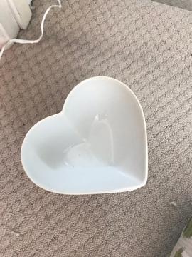 Wedding decoration- small white heart bowls