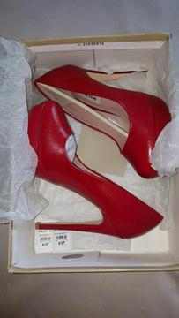 Red shoes by dune size 4