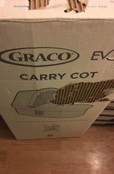 Graco evo carry cot khaki colour