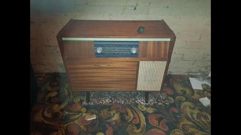 Retro Radio Player Cabinet