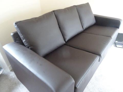brand new 3 seater leather sofa came brown instead of black cost £350 first £200 secures del poss