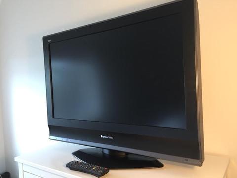 32 inch Panasonic LCD TV, Builtin Freeview, HDMI, SCART Etc