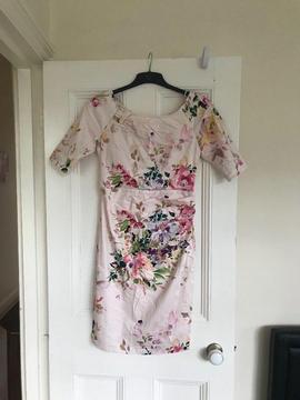 Jolie Moi beautiful never been worn. Light pink with flowers. Fully lined. Knee legth with sleeves