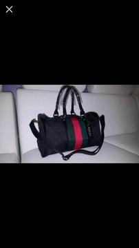 Gucci bag wid free delivery