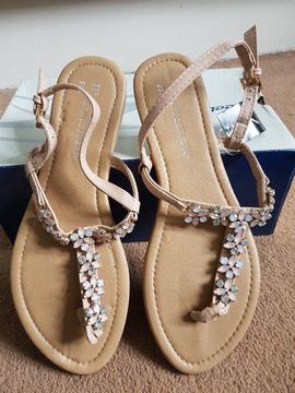 New Ladies Sandals Size UK 8 / EUR 42 Filp Flop Style Great for Holidays