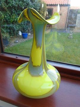 Beautiful Retro Murano Art Glass Vase In Excellent Condition