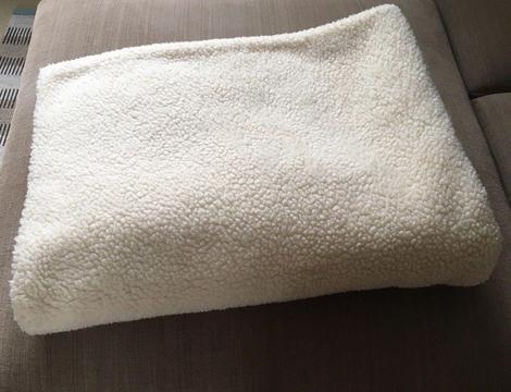 John Lewis remnant soft cosy cream fleece fabric, ideal for pet cat or dog bed 2metres brand new