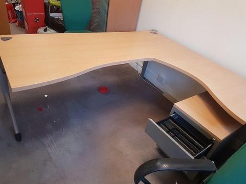 Steelcase managers office desk with pedistal