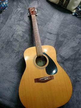 Yamaha f-310 acoustic guitar