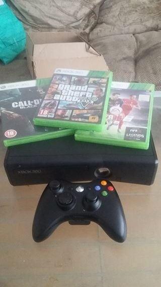 For sale xbox 360 slim 250gb with 3 games