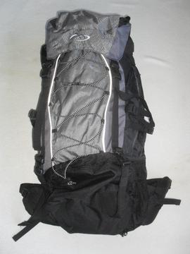 BRAND NEW 65 LT RUCKSACK, WATERPROOF, LIGHTWEIGHT, FULL PADDED BACK & STRAPS, 3 COMPARTMENTS NEW