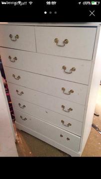 Chest of drawers free to collect