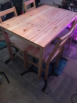 Free cheap pine table and chairs