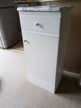 PENDING COLLECTION White bathroom cabinet