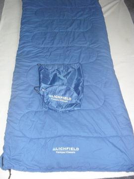 LICHFIELD CAMPER CLASSIC LARGE SLEEPING BAG IN CARRYING BAG - IDEAL FOR CAMPING OR HOME