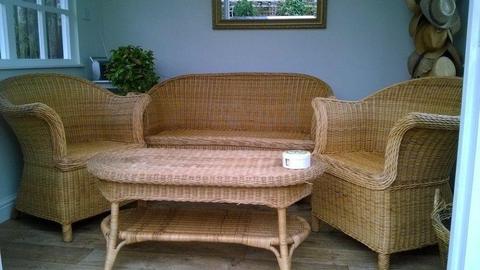 Conservatory suite in very good condition 2 armchairs 1 settee and coffee table