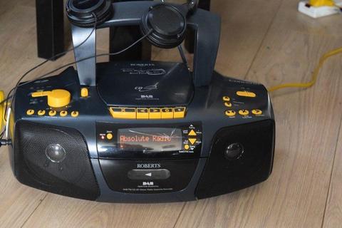 ROBERTS DAB RADIO/CD/SD/CASSETTE RECORDER/HEAD P/CANBE SEENWORKING