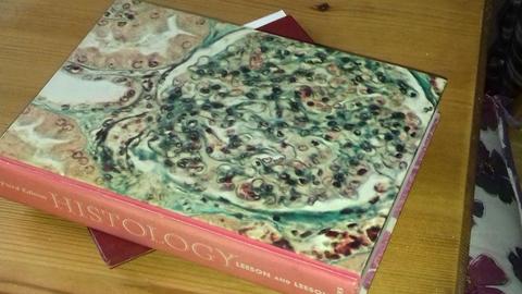 Calling all medical/veterinary students! Histology textbook for sale