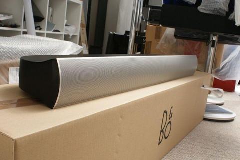 BAN AND OLUFSEN SOUNDBAR 750 WATTS WITH ADOPTER TO CONNECT TO ANY TV VERY CLEAN CON. 07707119599
