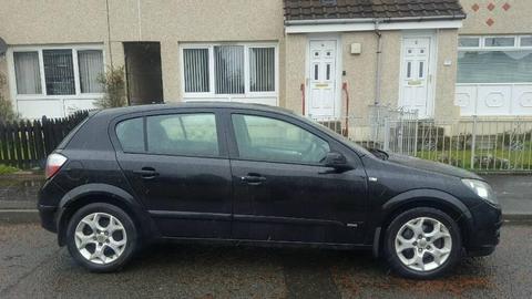Looking to sell or swop nice cleen 2005 nerly 2006 1.6 sxi voxhol astra mot tax and of Jun 103.000