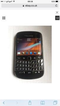 Blackberry bold 9900 excellent condition free charger