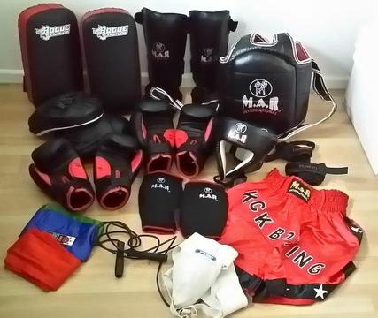 Men's Kickboxing / Muay Thai / UFC / MMA / Boxing Training Gear & Equipment Lot