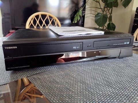 TOSHIBA DVR20KB DVD/VIDEO HDMI DVB DTS DIVX - great condition