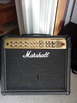 Marshall Valvestate 2000 AVT 150 combo in good condition and perfect working order. Practice or gigs