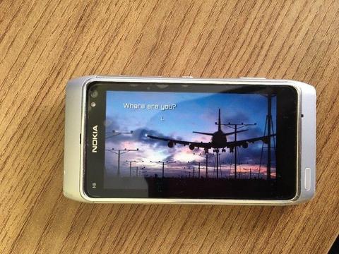 Nokia n8 silver Unlocked 16Gb free accessories