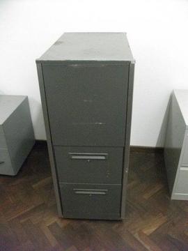 Filing Cabinet with Shelf . Made of metal .Size : H=119cm , W=48cm , D=80.5cm