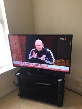 LG 47” led Freeview telly immaculate condition