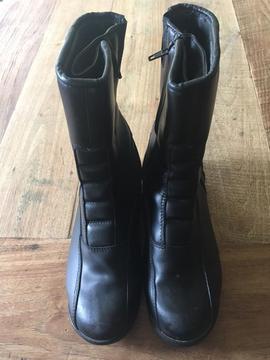 LADIES LEATHER MOTORBIKE BOOTS SIZE 7