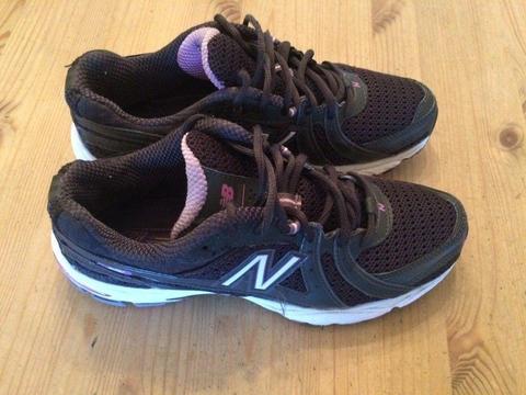 New Balance Women's Running Shoe Trainer 620