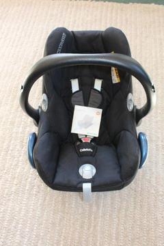 Maxi-Cosi CabrioFix Group 0+ Baby Car Seat - Black with infant insert and instructions