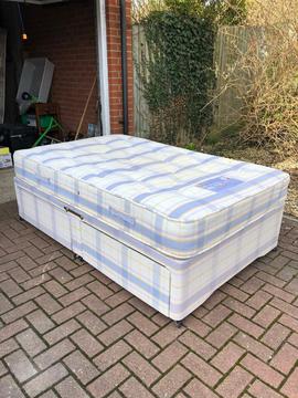 Small double divan bed 4ft