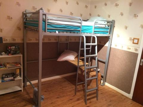 Upper cabin bunk