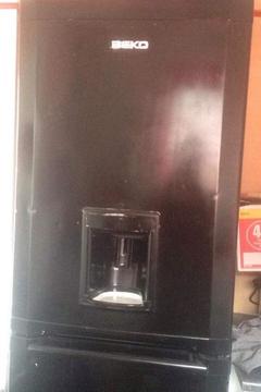 Water dispenser fridge freezer £50
