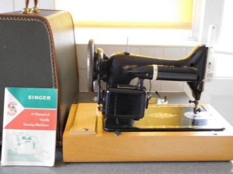 Vintage singer Sewing Machine