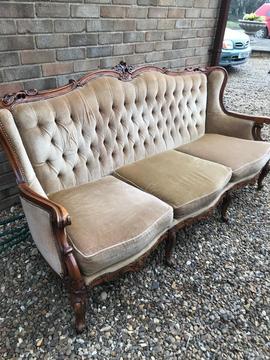 Louis xv style three seater couch (can deliver)