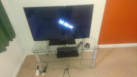 Glass tv unit VGC