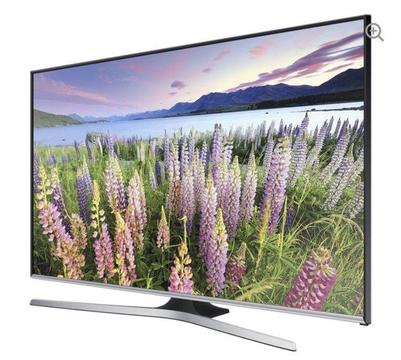 Brand new Samsung 32” Smart TV